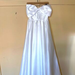 Elegant White Bow Dress
